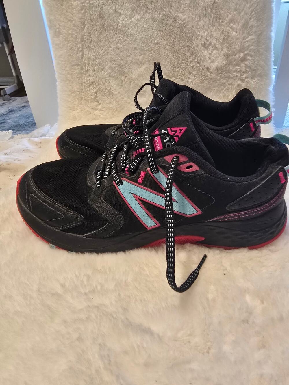 Womens New Balance Shoes Black Pink and Blue Size 8